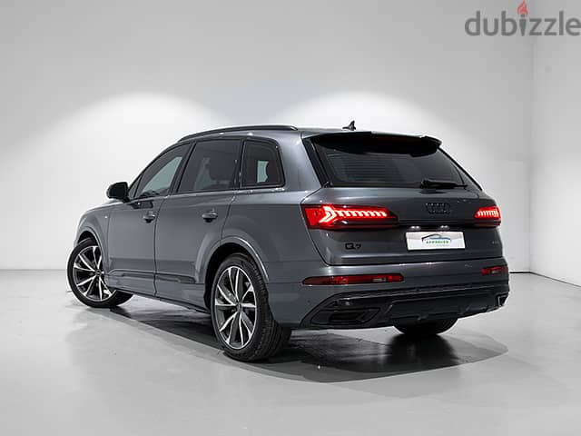 Audi Q7 Quattro (2023MY) 1