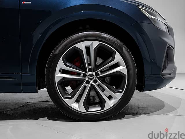 Audi Q8 quattro -- 2023MY 4
