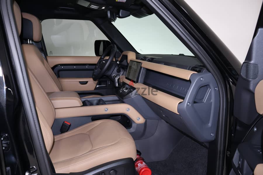 Land Rover Defender 2025 HSE Dynamic 6