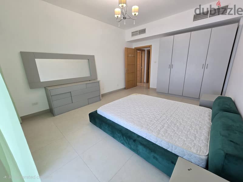 Excellent sea view and specious room in Luxury building 4
