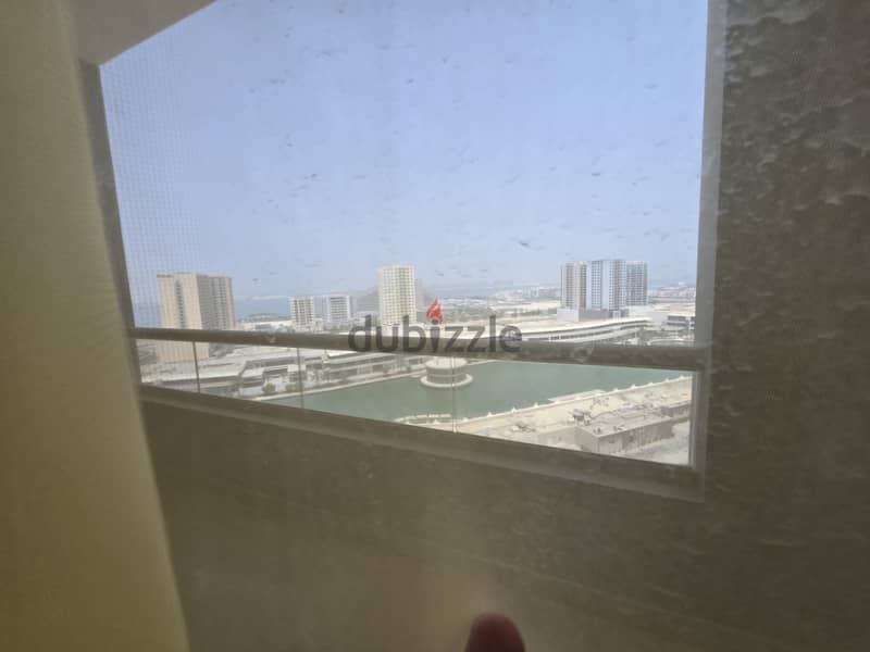 Excellent sea view and specious room in Luxury building 12