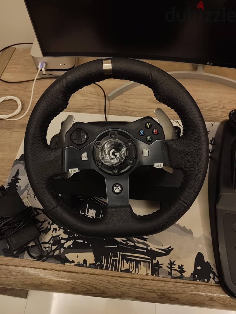 Logitech G920 Steering wheel and pedals 1