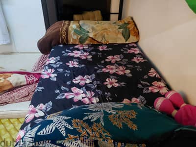 2 bed space available only for pakistani/ 66995777