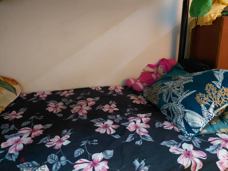 2 bed space available only for pakistani/ 66995777 2