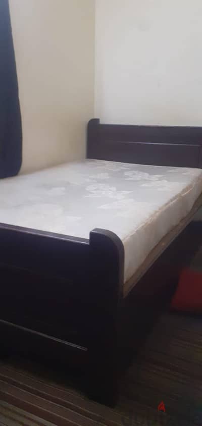 bed with matress
