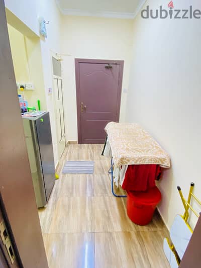 LOOKING KERALA for MALE EXE BACHELOR -FOR 1 BHK FLAT SHARING(BEDSPACE)