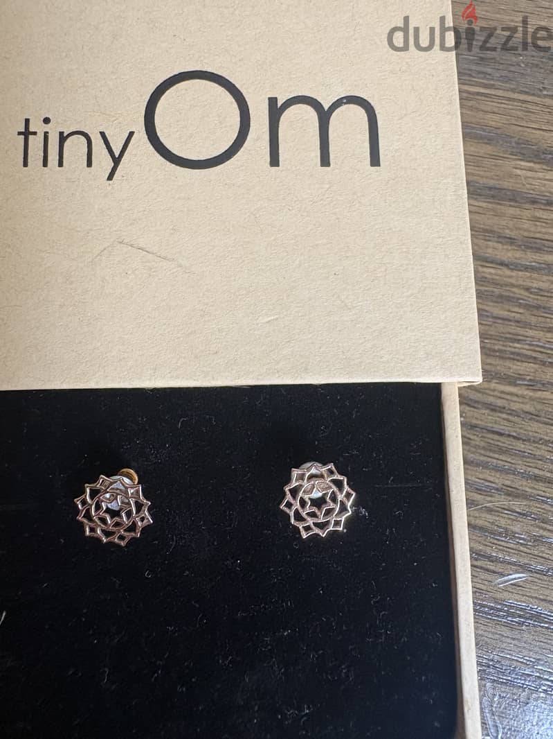 Tiny Om Manipura Necklace & Earrings Rose Gold 2