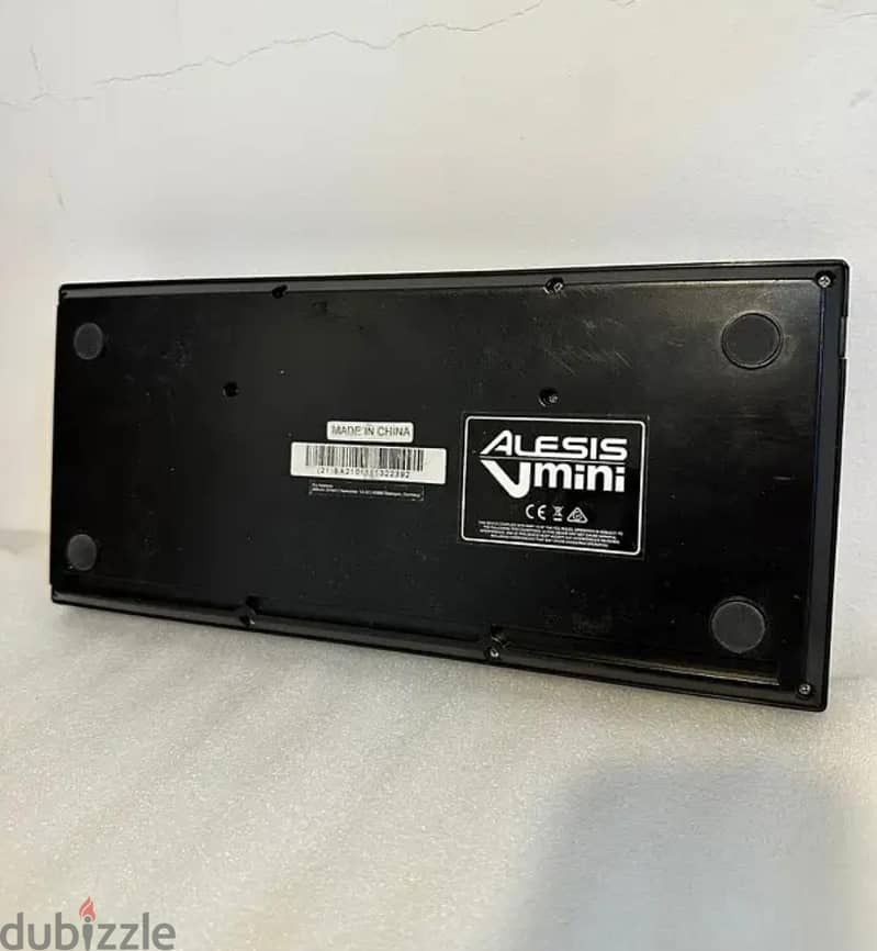 Alesis Vmini Midi Keyboard 1