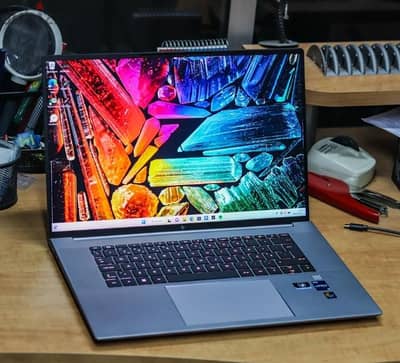 HP ZBOOK i7 12800H 20core NVIDIA 4GB Metal Solid