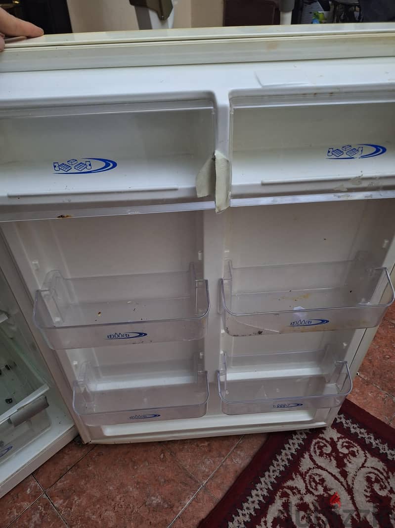working fridge Electrolux 550 L iters at  35 bd 14