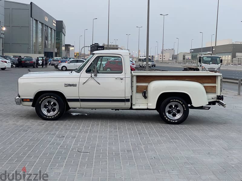 Dodge Ram 1985 White 2