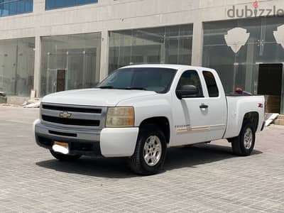 Chevrolet Silverado 2009 White