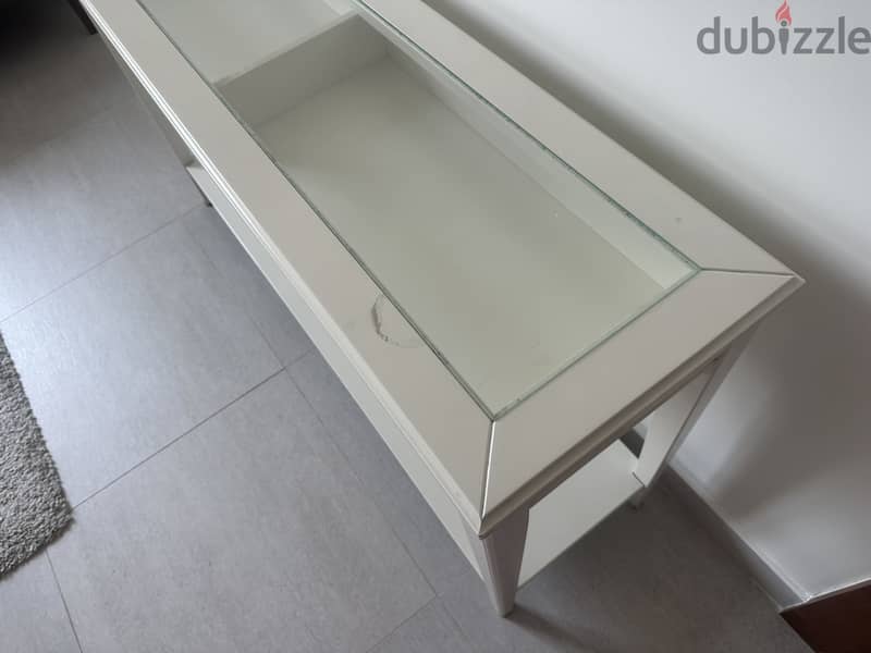 CONSOLE TABLE 3