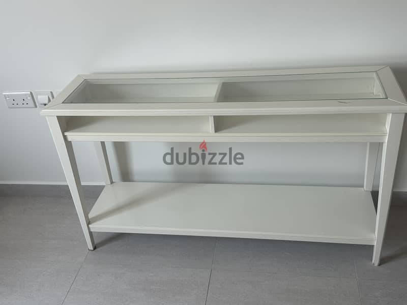 CONSOLE TABLE 4
