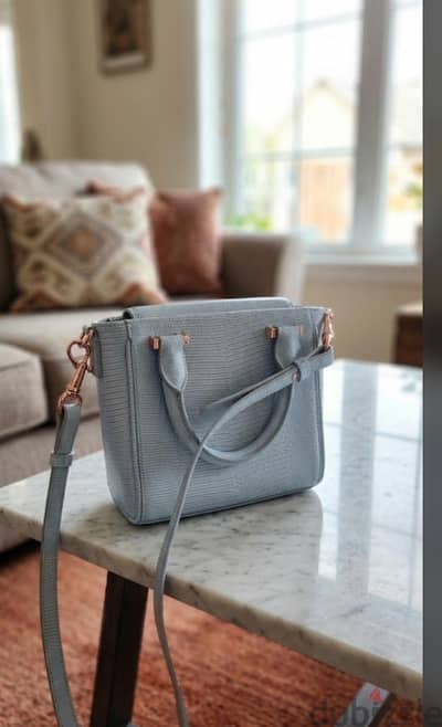 CHARLES & KEITH
