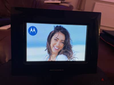 Motorola  Digital Photo Frame with Slideshow