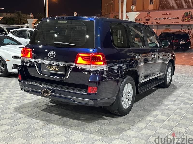 Land Cruiser  GXR V8 2