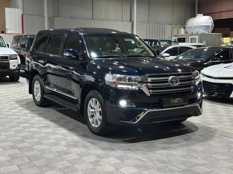 Land Cruiser  GXR V8 7