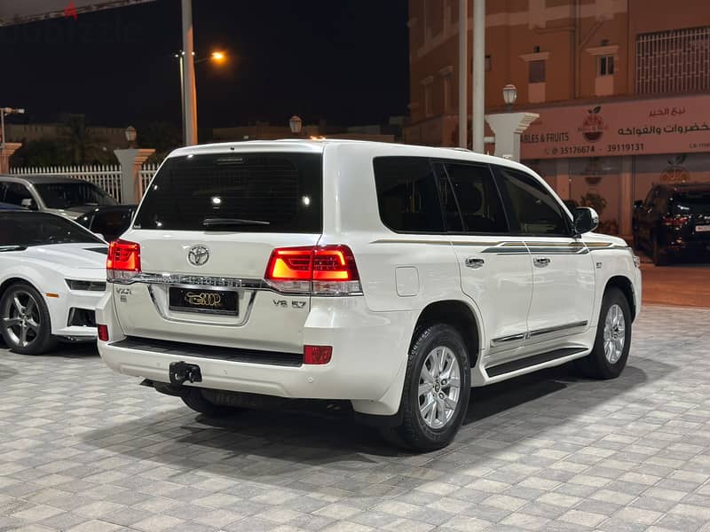 Land Cruiser GXR 4.6 6
