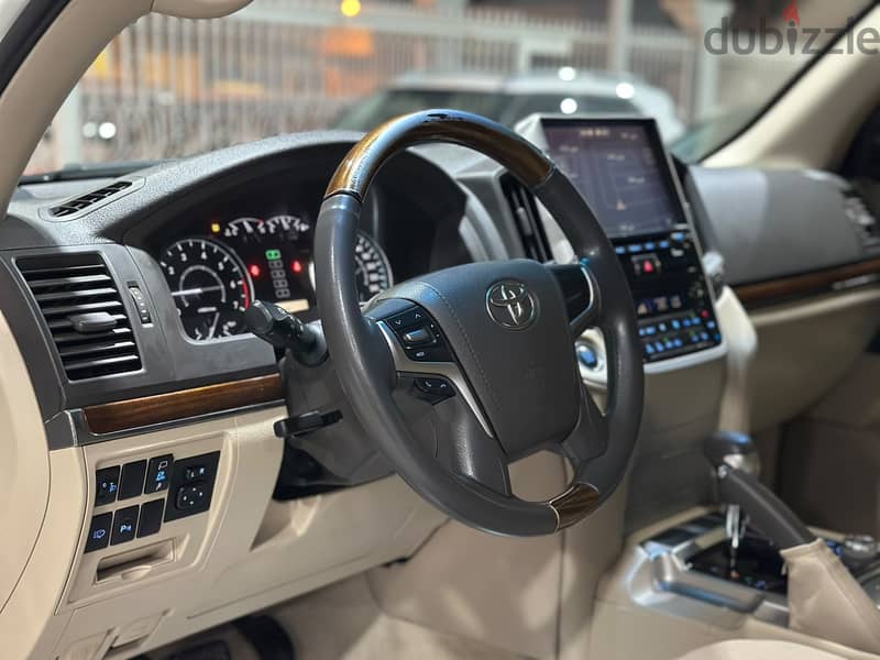 Land Cruiser GXR 4.6 11