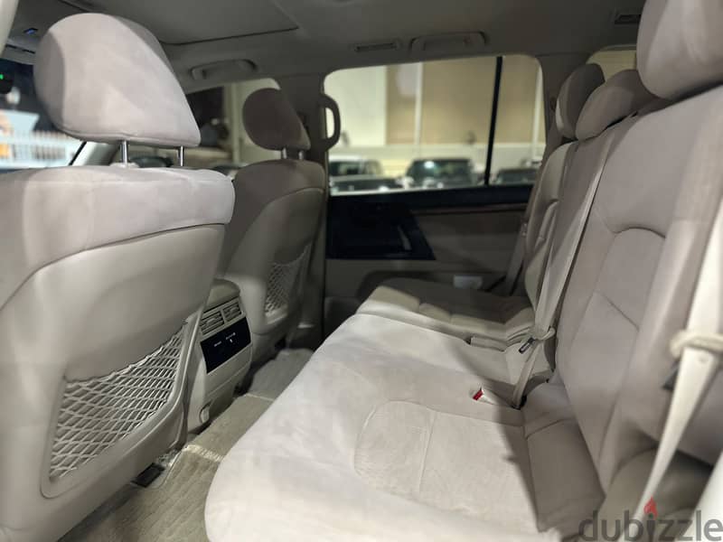 Land Cruiser GXR 4.6 12