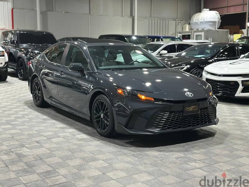 Toyota Camry SE H 12