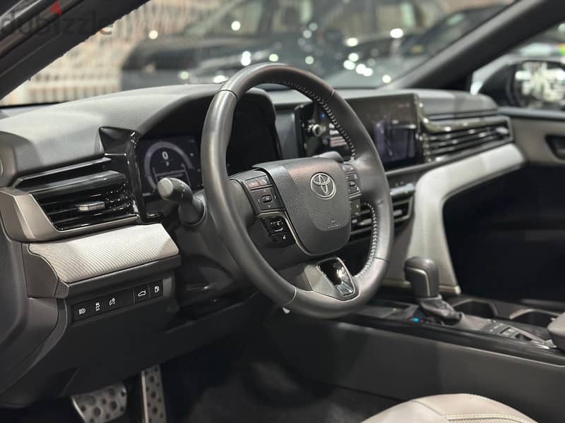 Toyota Camry SE H 14