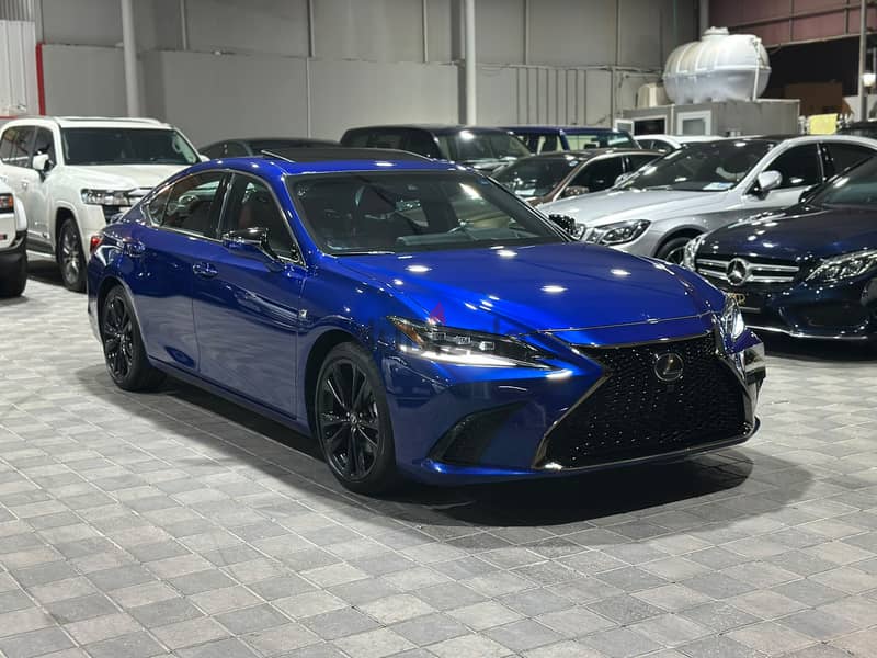 Lexus ES 350 F-Sport 1