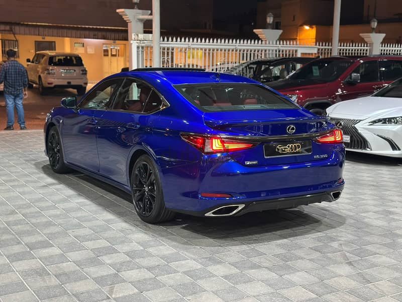 Lexus ES 350 F-Sport 9