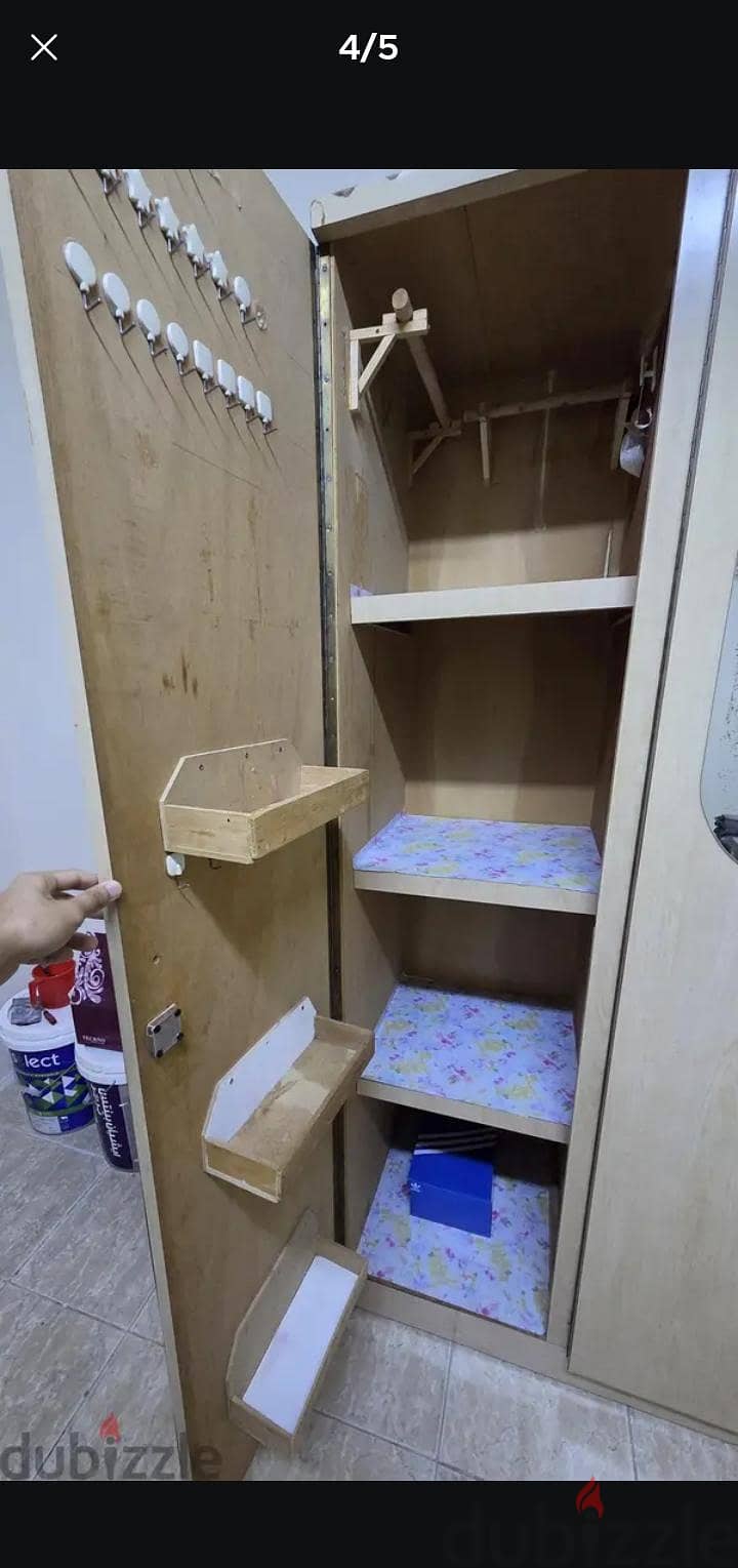 3 door cupboard 3