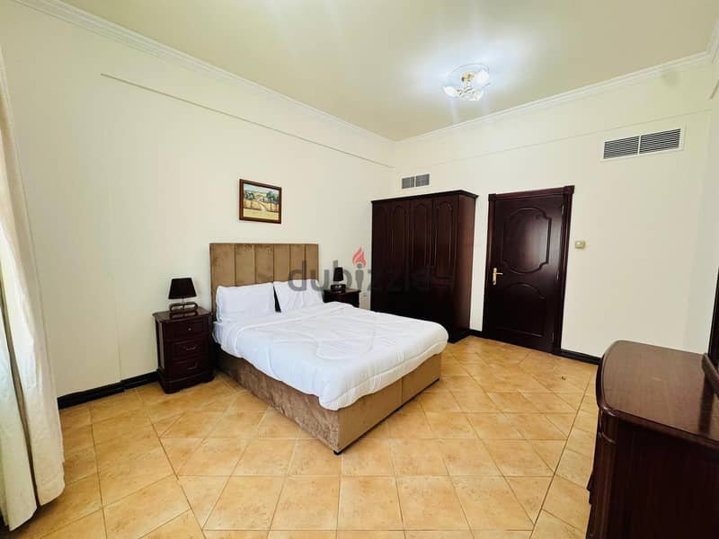 spacious bright 1 bedroom gym pool Prime location 2