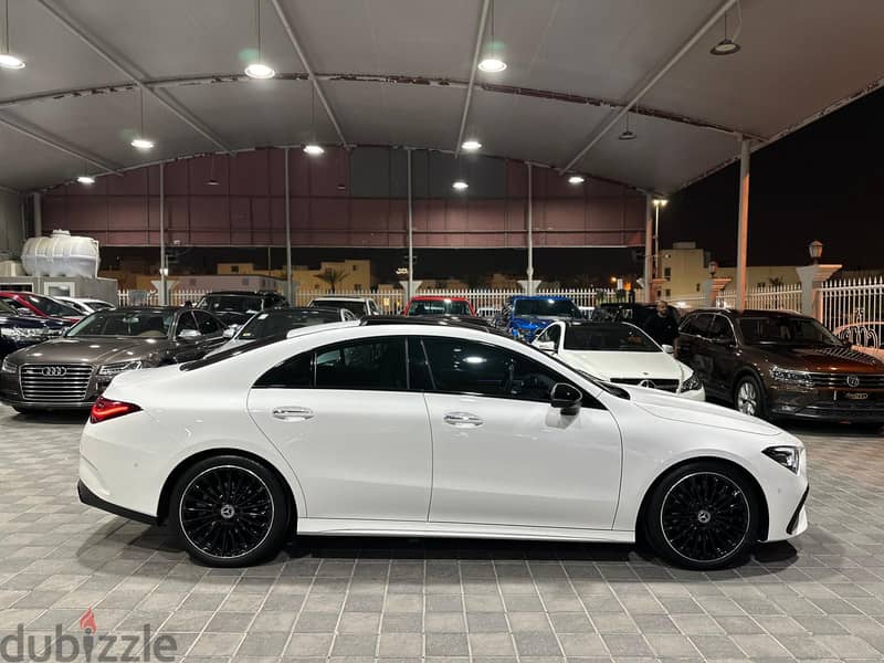 * Mercedes Benz CLA 200 8