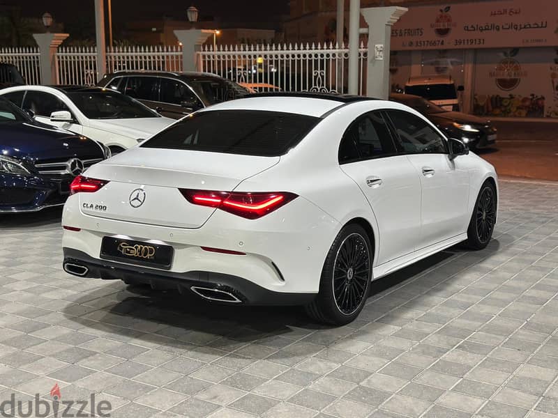 * Mercedes Benz CLA 200 11