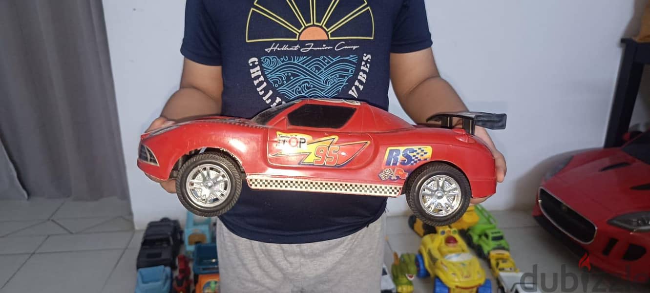 40 medium to big toy cars for 10bd only 1