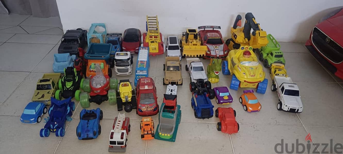 40 medium to big toy cars for 10bd only 3
