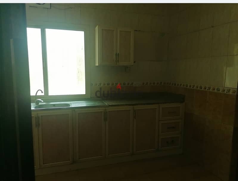 4 bedroom 1 hall 4 bathroom parking 2