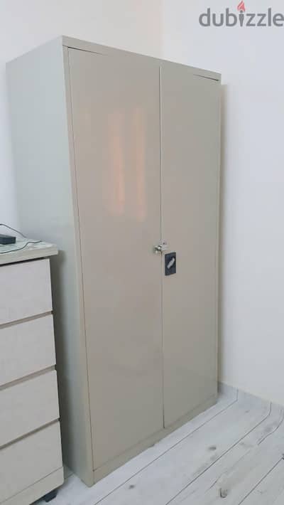 Metal Storage Cabinet - 4 Shelves Lockable Steel Cupboard Wardrobe