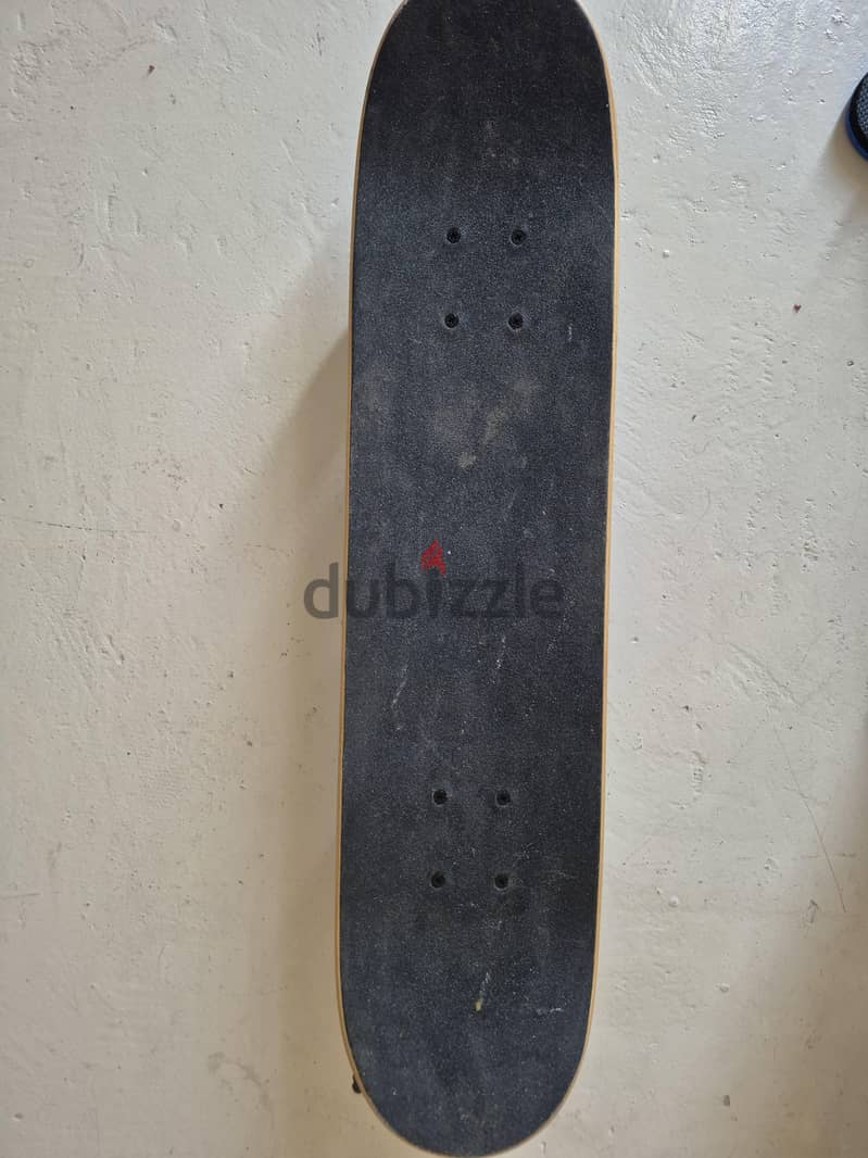 Santa Cruz Screaming Hand Skateboard with Slime Balls Wheels 1