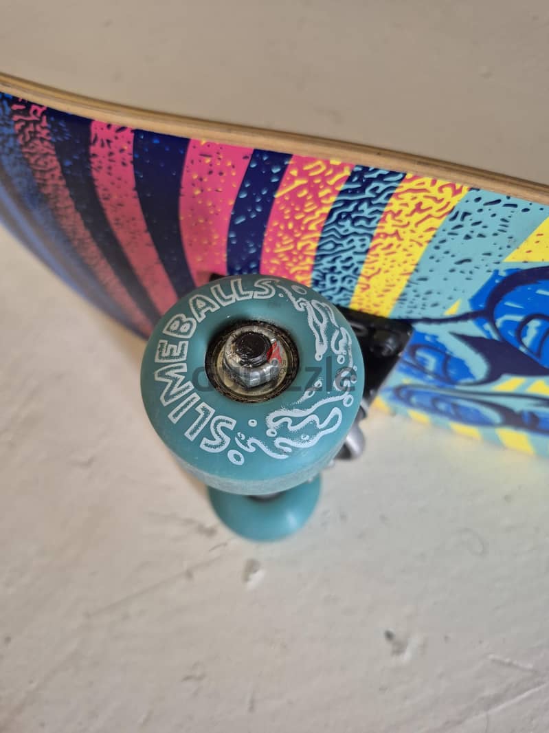 Santa Cruz Screaming Hand Skateboard with Slime Balls Wheels 2
