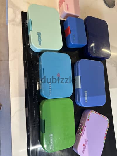 Yumbox 8 peices