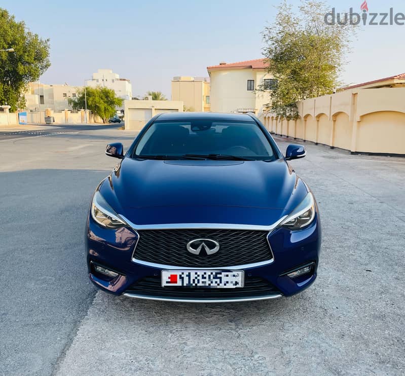 Infiniti Q30 2017 very good condition car 2