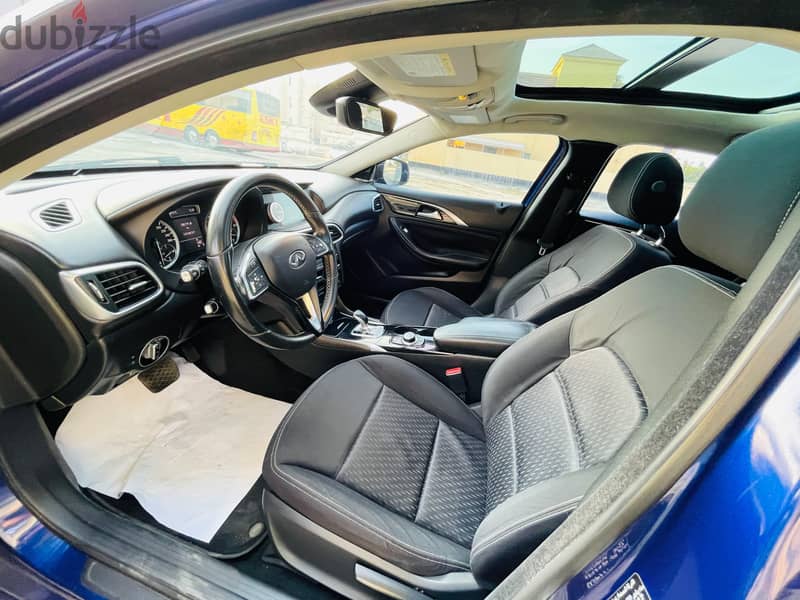 Infiniti Q30 2017 very good condition car 3