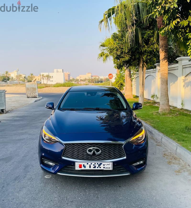 Infiniti Q30 2017 very good condition car 7