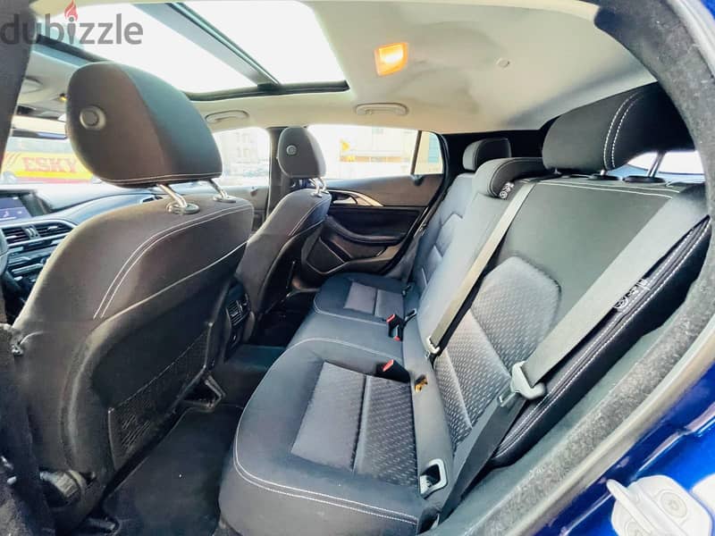 Infiniti Q30 2017 very good condition car 13