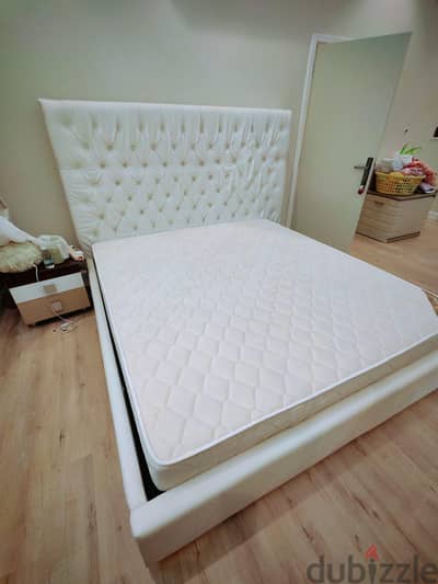 Super king size Bed frame (200×200cm) -Excellent condition