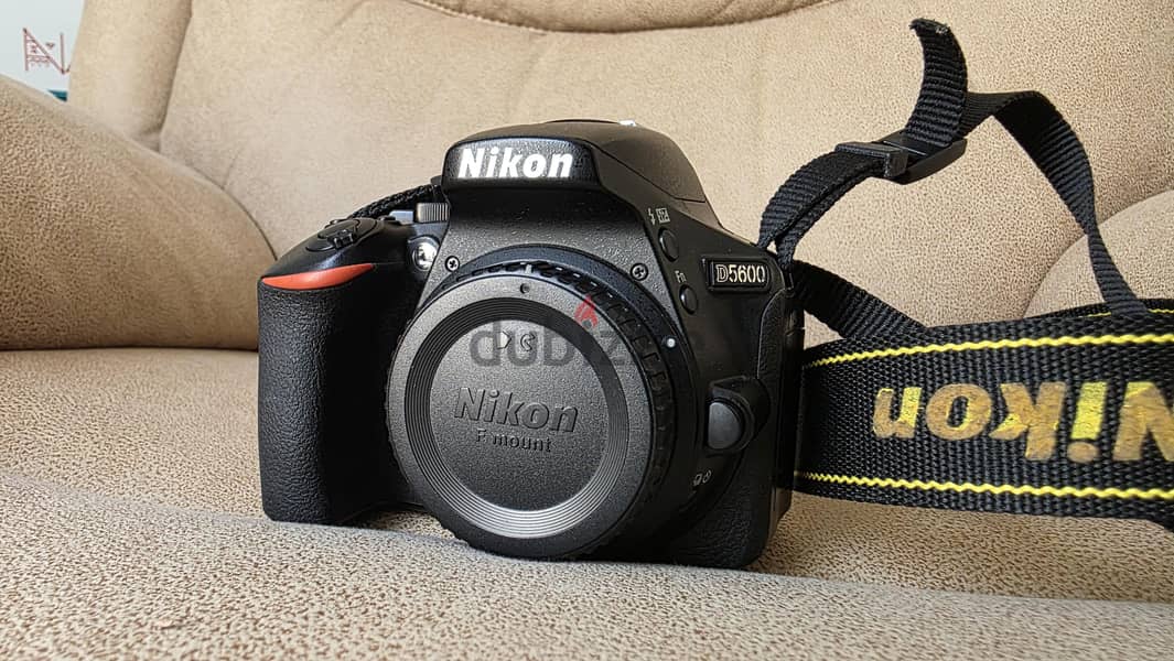 Nikon D5600 Complete DSLR Kit – Mint Condition – Rarely Used 1