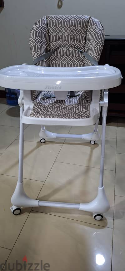 High chair in mint condition