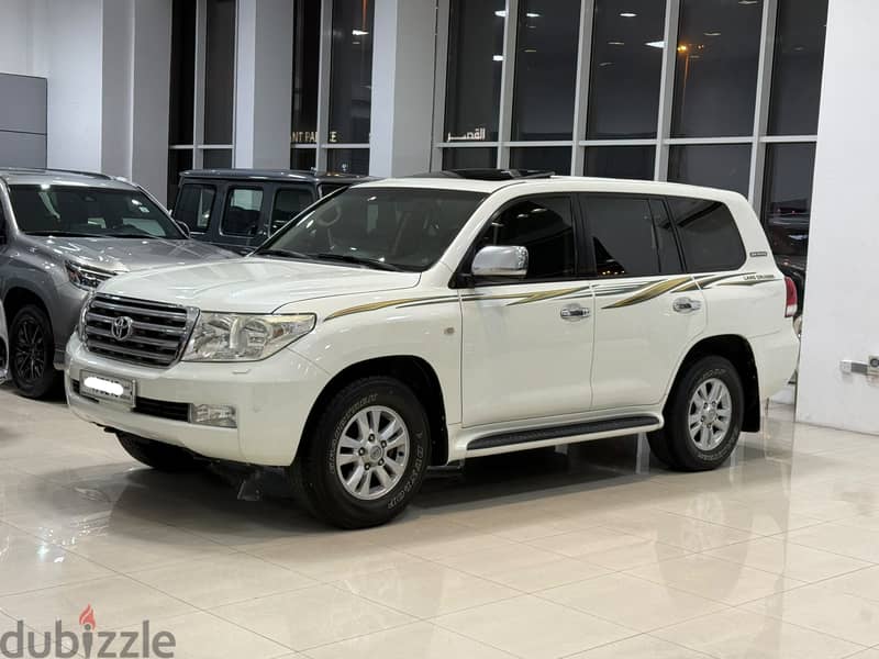 Toyota Land Cruiser GX-R 2010 (White) 1