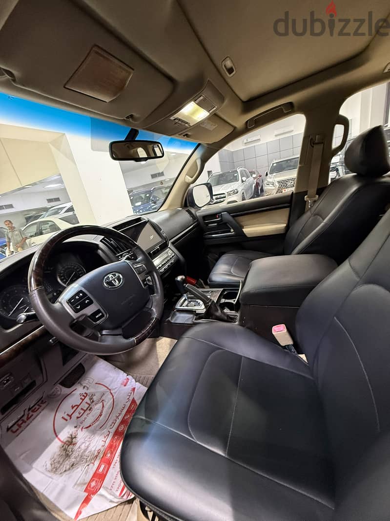 Toyota Land Cruiser GX-R 2010 (White) 4