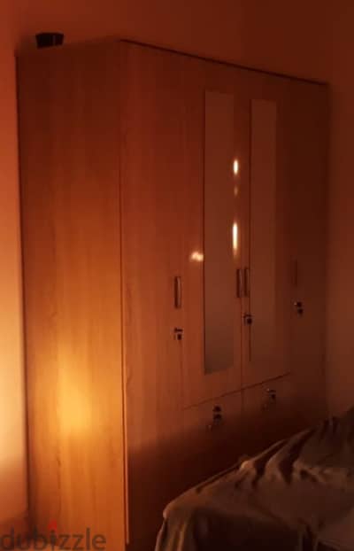 4 door cupboard